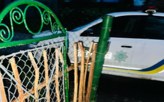 На Прикарпатті в результаті конфлікту чоловік побив тещу, дружину і її сестру