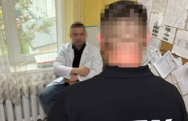 На Закарпатье разоблачили врача, который помогал мужчинам уклоняться от мобилизации