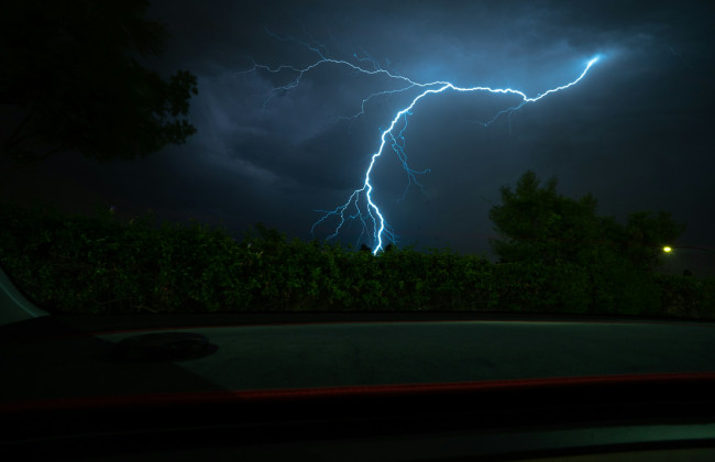 Грозы, град и шквалы — 25 мая Украину накроет непогода