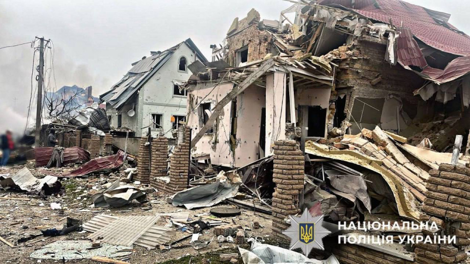 На Київщині кількість постраждалих зросла до 23 осіб, — у поліції показали фото наслідків удару РФ
