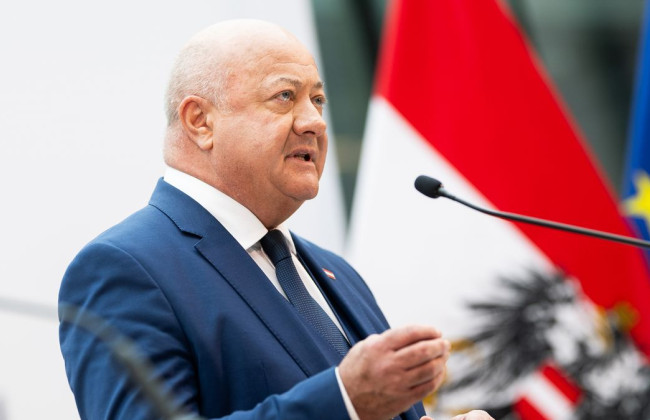 Канцлер Австрии Штокер призвал к «жесткой ревизии» политики ЕС в отношении беженцев