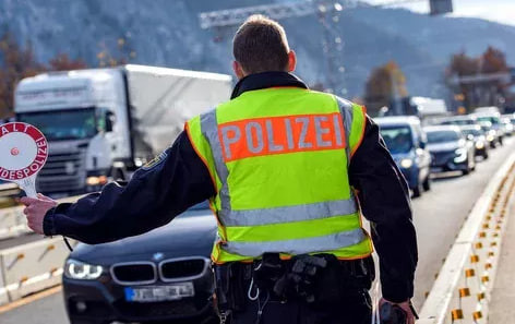 Паркуются где хотят, едут как хотят – дипломаты массово нарушают ПДД в Берлине