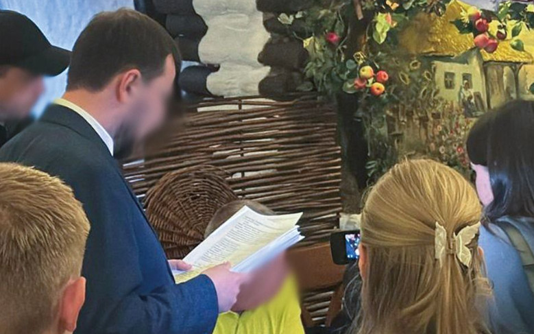 Депутат Закарпатского облсовета за 10000 евро организовал переправку уклонистов за границу