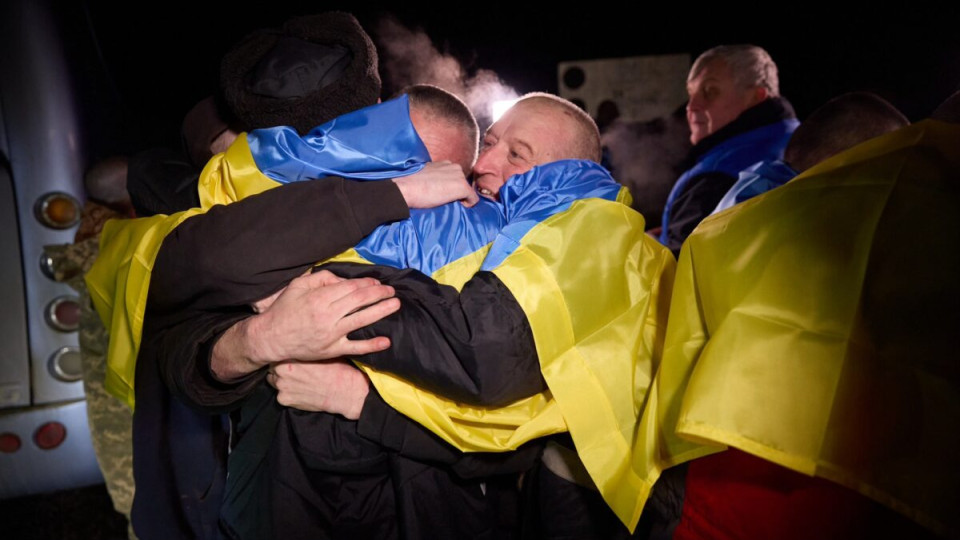 Міноборони створило довідник для звільнених з полону – як отримати допомогу, документи та лікування