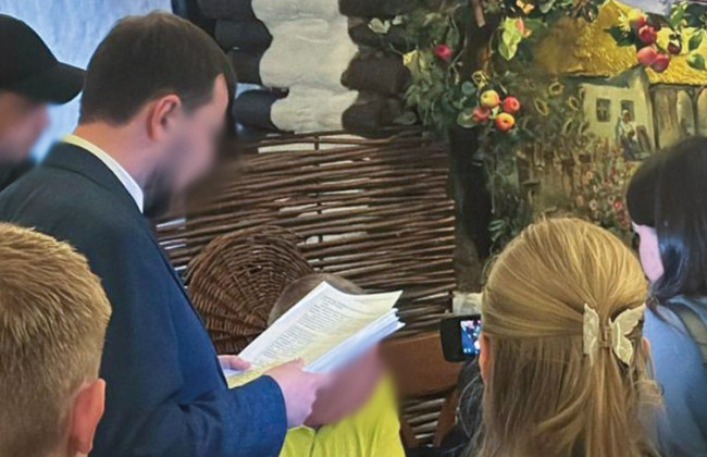 Депутат Закарпатского облсовета за 10000 евро организовал переправку уклонистов за границу