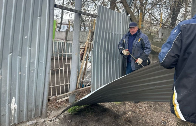 Владелец или пользователь имеет право требовать изъятия земельного участка для общественных нужд в случае установления земельного сервитута, который затрудняет его использование – Верховный Суд