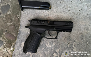 На Закарпатті чоловік підстрелив сусіда в ході конфлікту через паркан