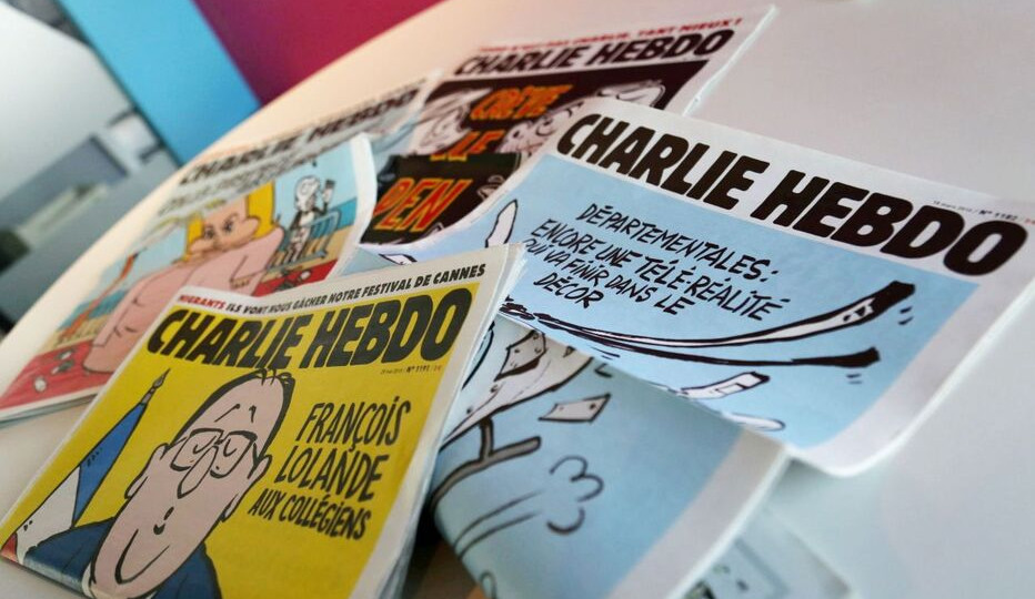 Сатиричний журнал Charlie Hebdo подає до суду через підробку щонайменше 15 своїх обкладинок