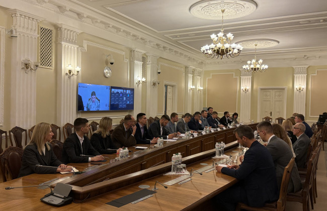 Украина утвердила переговорные позиции по двум кластерам для вступления в ЕС