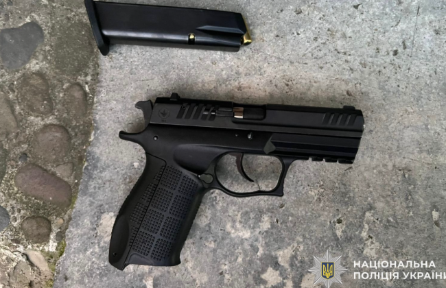 На Закарпатье мужчина подстрелил соседа в ходе конфликта из-за забора