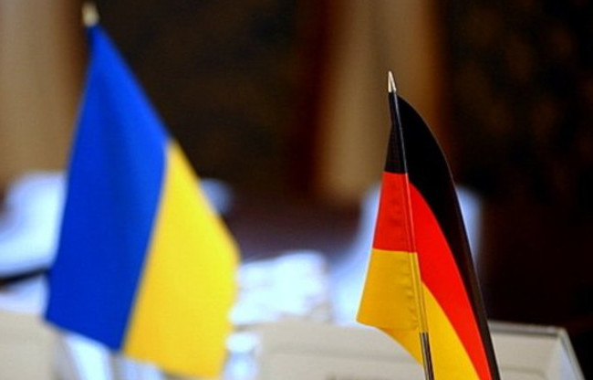 Умєров і Пісторіус підписали угоду про далекобійну зброю для України