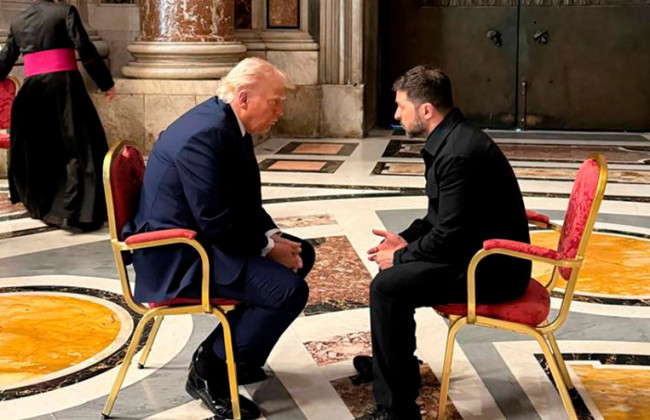 Зеленский заявил, что в Ватикане обсудил с Трампом два аспекта санкций против России