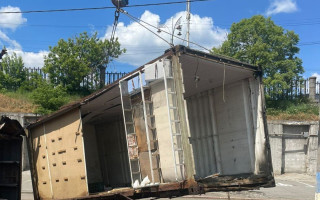 Конец эпохи базарного хаоса — возле вокзала в Киеве демонтировали стихийный рынок, фото