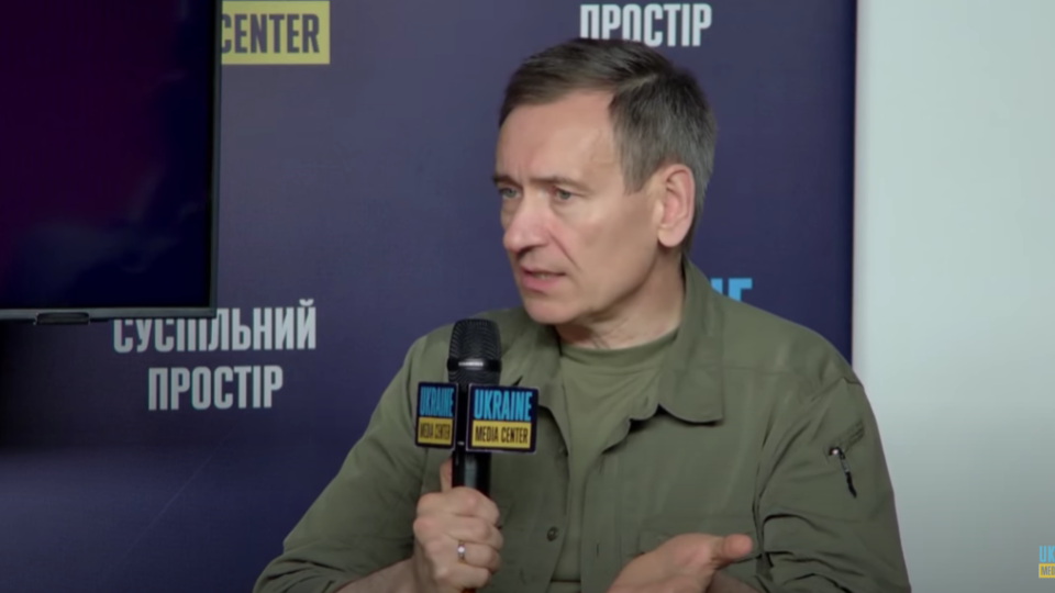 Федор Вениславский анонсировал законопроект о возможности выезда за границу мужчин до 24 лет