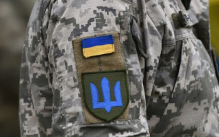 На Харьковщине военный ТЦК потерял кисть руки из-за взрывчатки, которую он нашел возле авто