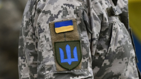 На Харьковщине военный ТЦК потерял кисть руки из-за взрывчатки, которую он нашел возле авто