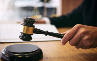 Дочка загиблого військовослужбовця відстояла право на спадщину — суд визнав шлюб батька фіктивним