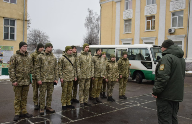 Комітет погодив законопроект про отримання освіти військовослужбовцями 18-25 років без відриву від служби, але поки незрозуміло, як вони будуть це робити