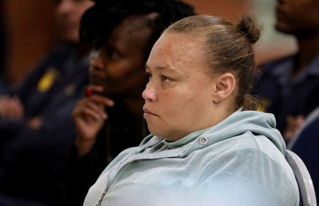 Мать приговорили к пожизненному заключению за продажу 6-летней дочери целителю