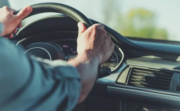 Можно ли с водителем оформить договор гражданско-правового характера — ответ Гоструда