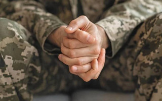 У Чернігові судили військового за вимагання 118 тисяч грн у жінки та погрози доставити її чоловіка в ТЦК