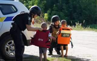 «Дітям не місце під КАБами» – на Дніпропетровщині оголошено другу хвилю примусової евакуації