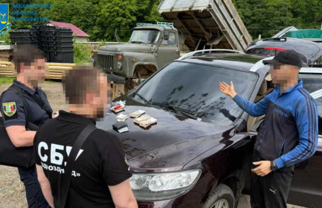 Требовал 200 тысяч гривен за решение земельного вопроса — на Закарпатье подозревают главу поселкового совета