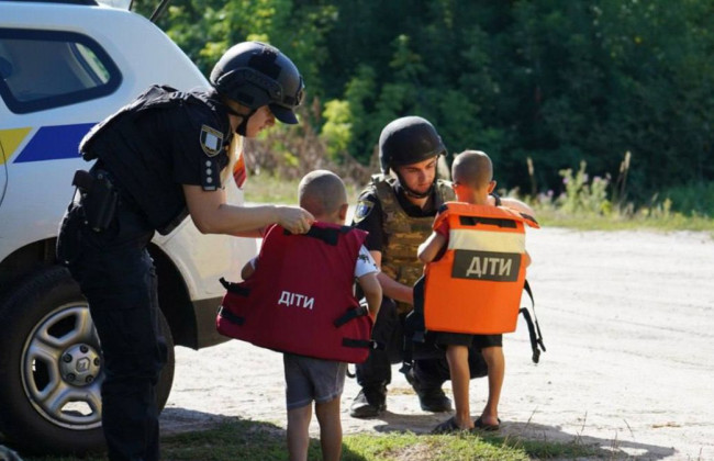 «Детям не место под КАБами» – на Днепропетровщине объявлена вторая волна принудительной эвакуации
