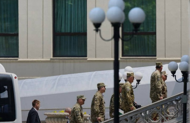 Делегации Украины и РФ прибыли во дворец Чираган в Стамбуле для проведения переговоров, видео