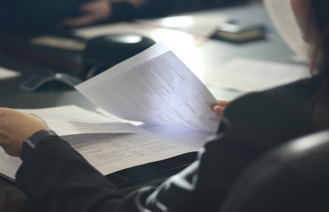 Каким критериям рискованности отвечает налогоплательщик, у которого остановлена ​​регистрация налоговой накладной