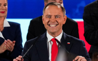 Зеленський привітав Навроцького з перемогою на президентських виборах у Польщі
