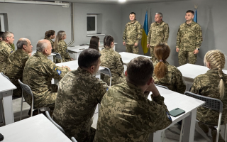 Инструкторам-преподавателям высших военно-учебных заведений предлагают установить дополнительное вознаграждение до 30 тысяч гривен