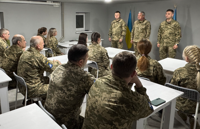 Інструкторам-викладачам вищих військово-навчальних закладів пропонують встановити додаткову винагороду до 30 тисяч грн