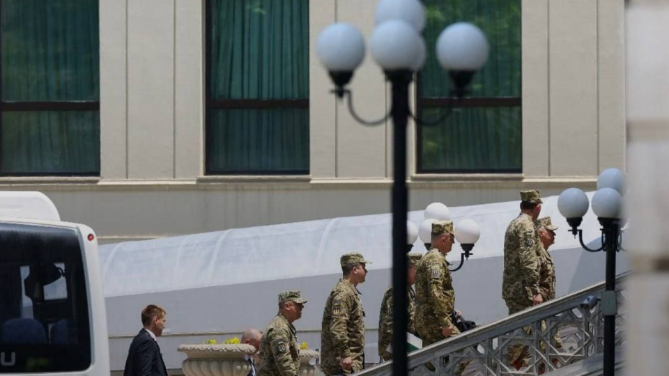 Делегації України та РФ прибули до палацу Чираган у Стамбулі для проведення переговорів, відео