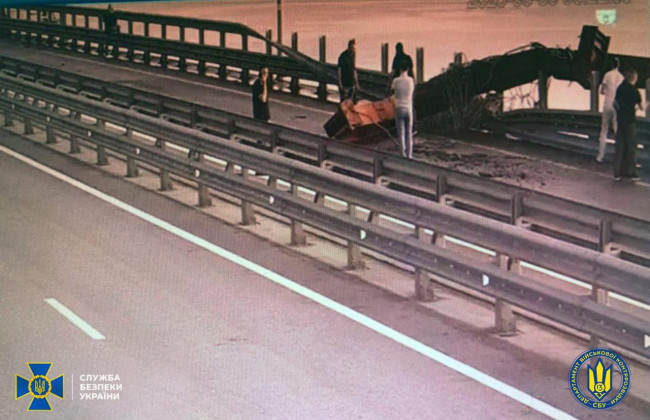 СБУ в третий раз взорвала Крымский мост, на этот раз – под водой