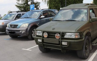 У ГСЦ МВС пояснили, як поставити гуманітарне авто на тимчасовий держоблік за військовослужбовцем