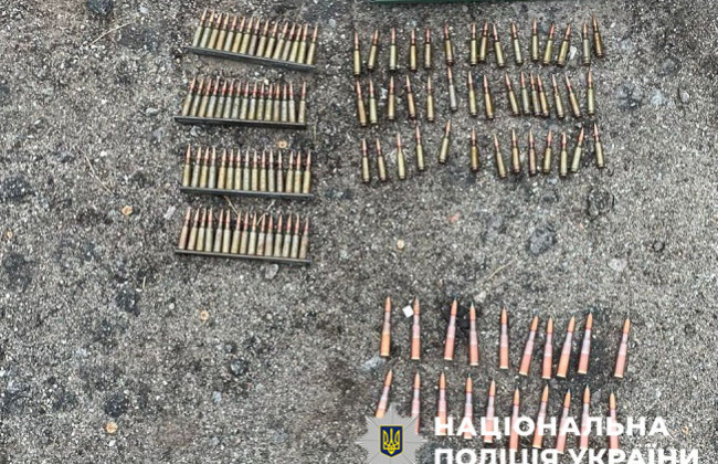 У Києві затримали чоловіка з гранатами та набоями, який гуляв містом напідпитку