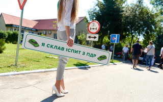 Лише один із шести українців складає практичний водійський іспит з першої спроби — МВС