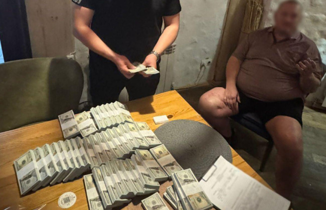В Киеве задержали мошенников, продававших должность директора госпредприятия за $500 000