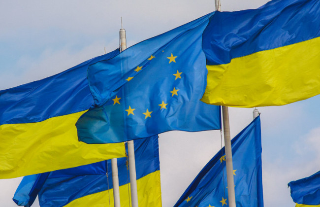 Еврокомиссия предлагает продлить временную защиту украинцев в ЕС до марта 2027 года, но с одной опцией