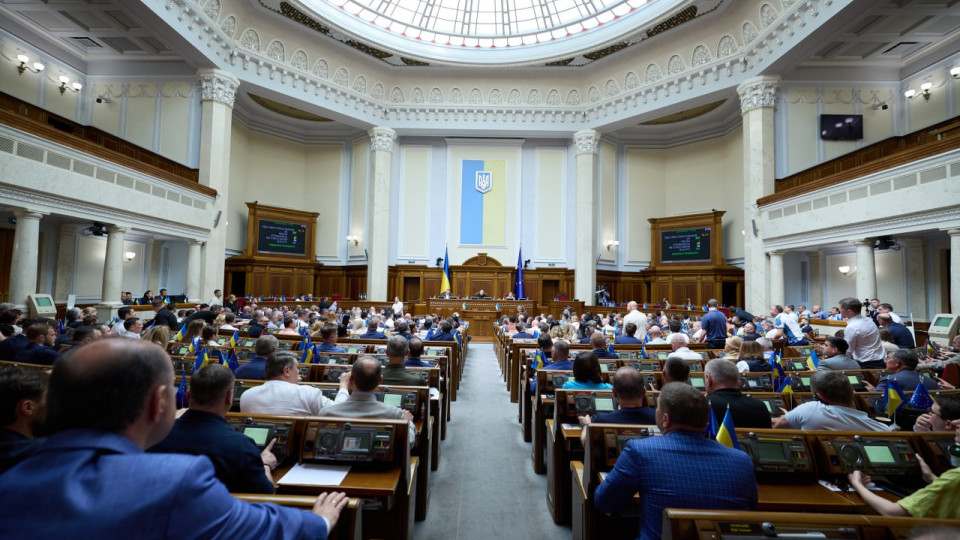 Верховна Рада схвалила законопроект про контракт на військову службу для чоловіків старше 60 років
