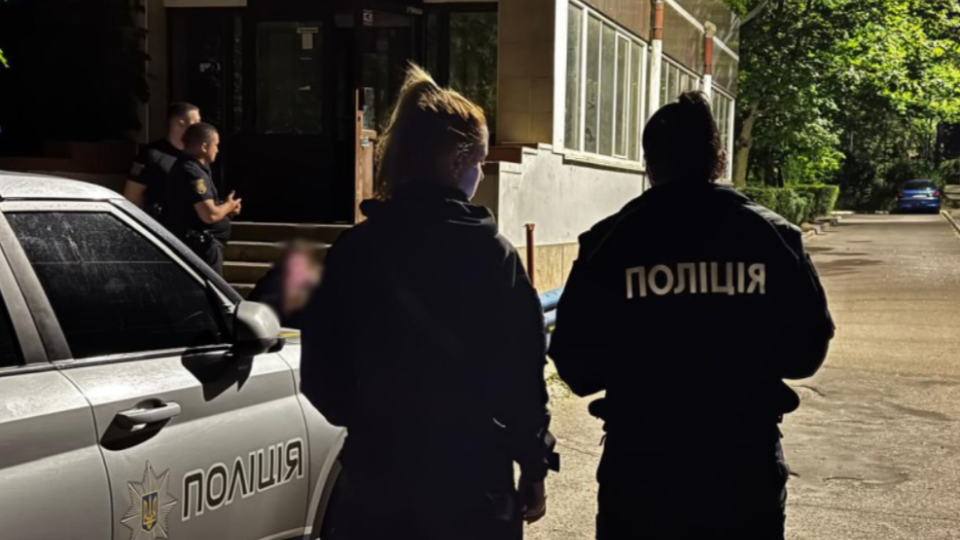 В Южном 12-летняя девочка погибла после падения с крыши многоэтажки