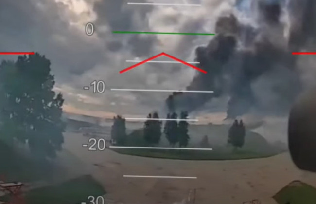СБУ показала уникальное видео спецоперации «Паутина», в ходе которой поражено 41 самолет