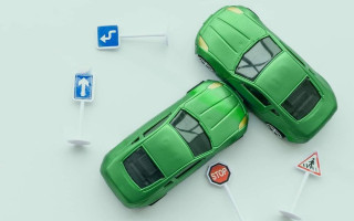 Зеленский подписал закон о скидке на «автогражданку» для ветеранов