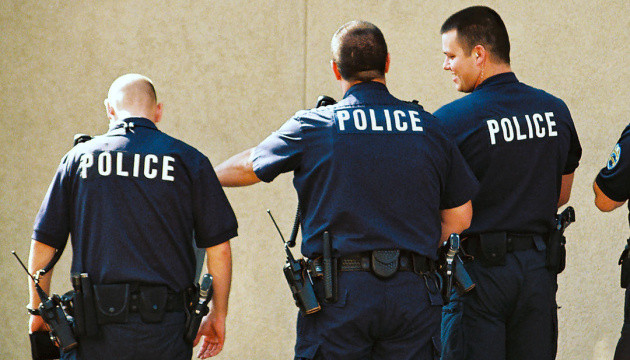 Во Флориде 28-летнюю учительницу обвинили в отправке обнаженного фото ученику для романтических отношений