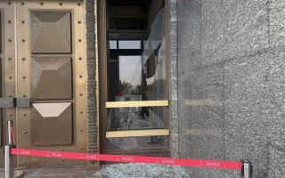 У Києві вибуховою хвилею пошкоджено фасад музею біля «Батьківщини-матері»