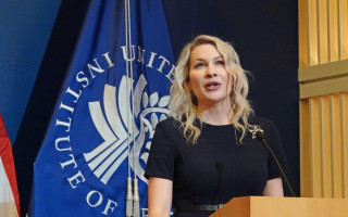 «Гучна ніч у Києві, тату», — донька Келлога звернулася до батька під час атаки РФ по Києву