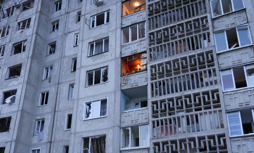 Многочисленные разрушения и пожары: в Луцке в результате обстрела пострадали 15 человек, фото