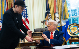 Илон Маск удалил пост о том, что Дональд Трамп упоминается в документах по делу Джеффри Эпштейна