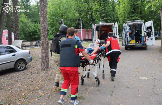 Авіаудар по Харкову: росіяни влучили в дитячу залізницю, є жертва, 16 поранених